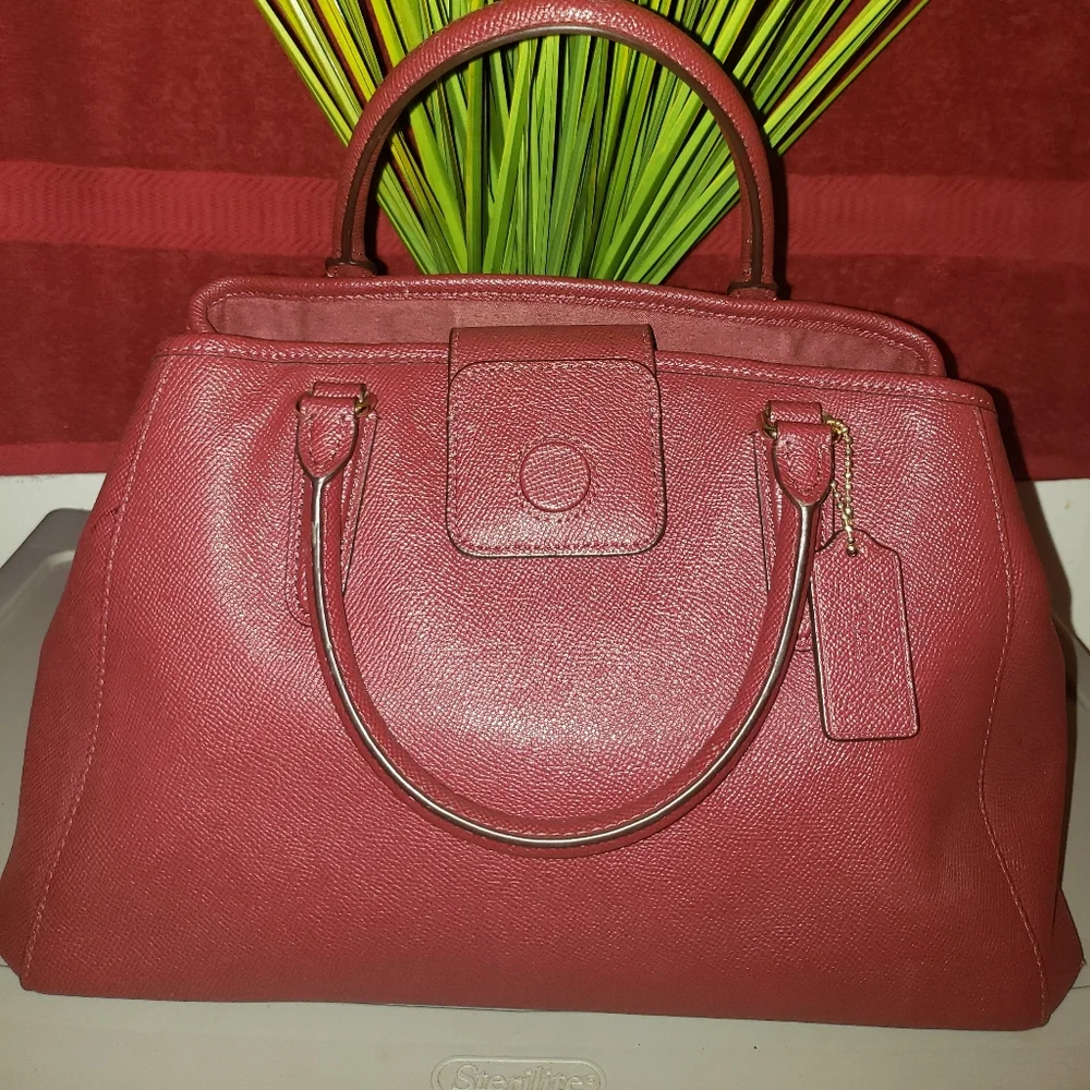 Coach - Picture 2 of 7